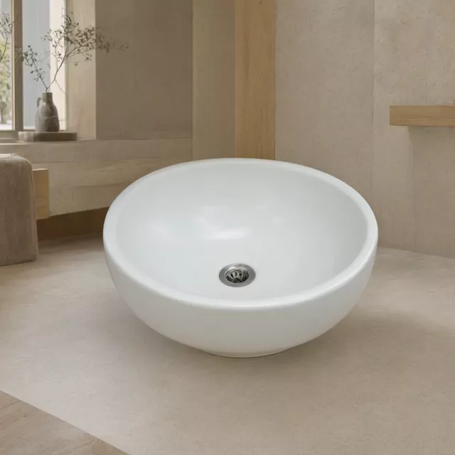 La même vasque posée dans une salle de bain claire